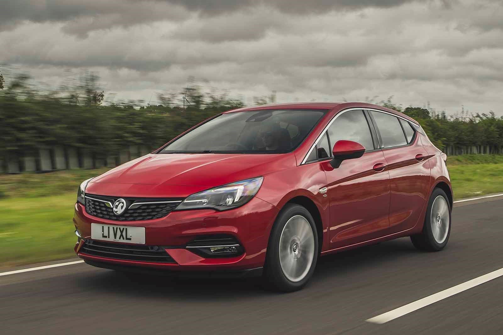 4 Benefits of Renting a Car for Travelling To and From Work, Instead of Using Public Transport Due to COVID – 19